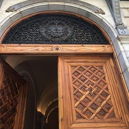 Cuesta Sto Domingo, Vive El Madrid De Los Austrias Zewnętrze zdjęcie